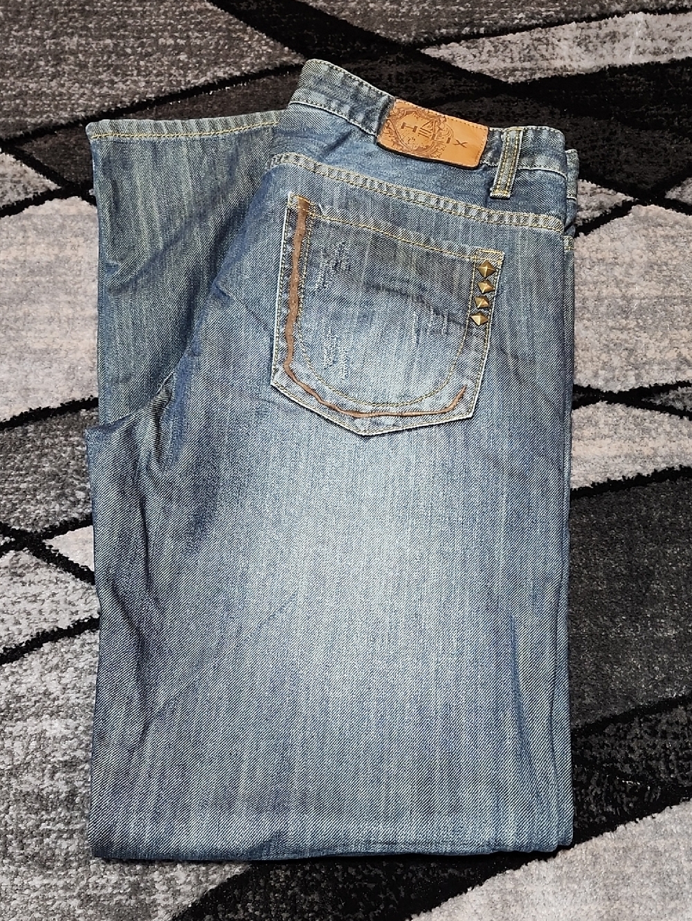 HELIX EMBROIDERED STUDDED STRAIGHT LEG SIDE SLIT DENIM JEAN 34/32